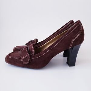 Vintage Nine & Co. Brown Suede Heels